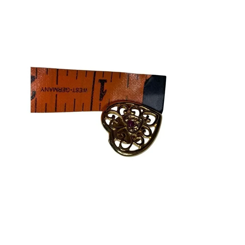 Vintage Gold Tone Filigree Heart Brooch Red Center Stone Openwork Pin Jewelry